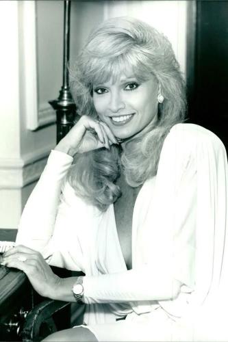 Lois Hamilton